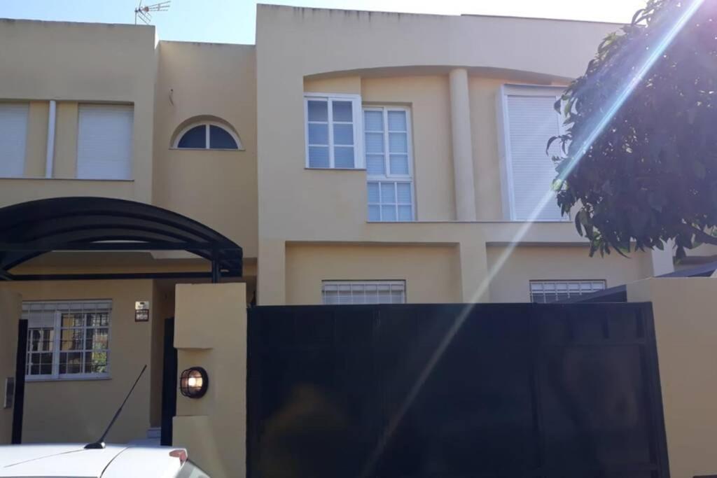 Villa CASA DE LUJO CON PISCINA en la mejor zona de Jerez Jerez de la Frontera Exterior foto