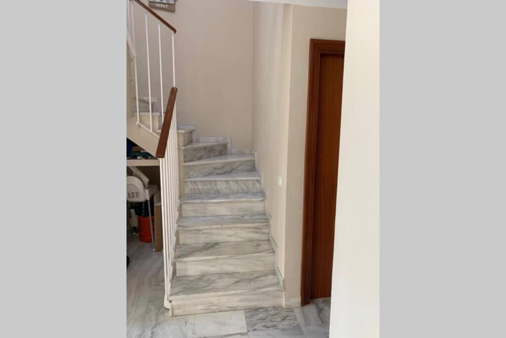 Villa CASA DE LUJO CON PISCINA en la mejor zona de Jerez Jerez de la Frontera Exterior foto