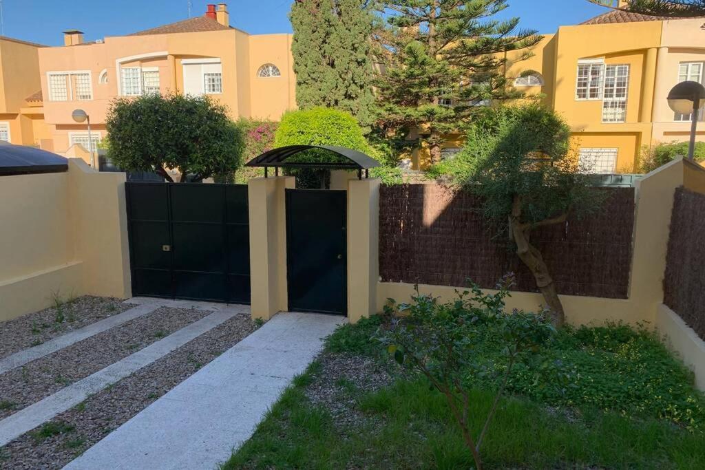 Villa CASA DE LUJO CON PISCINA en la mejor zona de Jerez Jerez de la Frontera Exterior foto